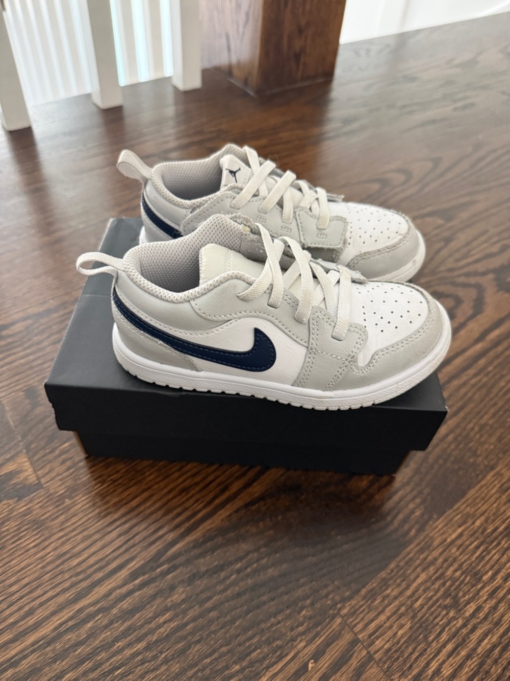 Nike Jordan Kids Air Jordan 1 Low Alt 70 Size 10